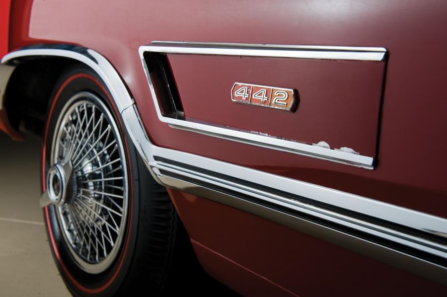  Oldsmobile Cutlass 442 Convertible 1965 года  (фото 2 из 11)